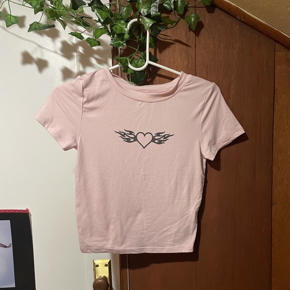 y2k heart on wings tee 💕